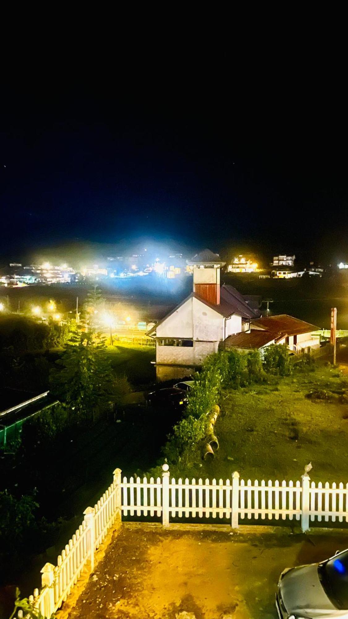 Maha Royal Hotel Nuwara Eliya Buitenkant foto