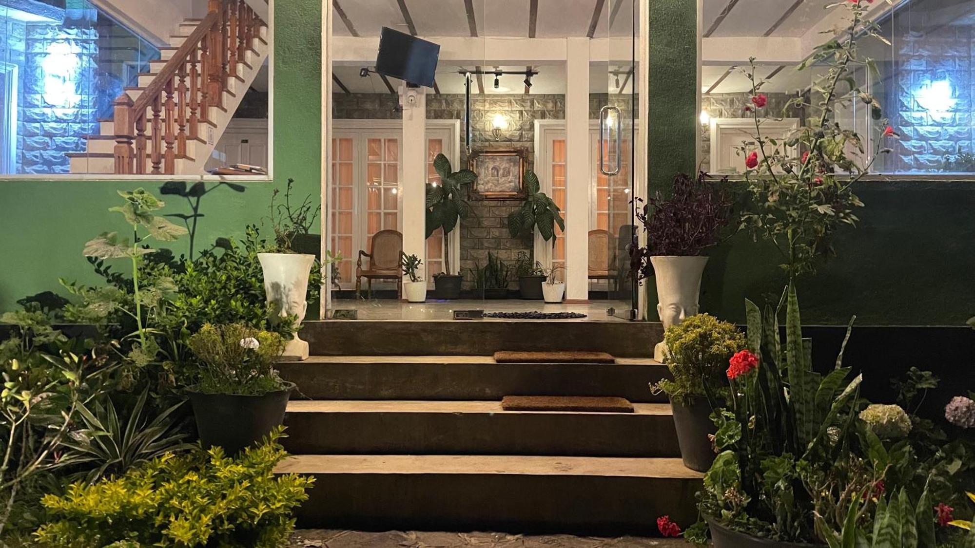 Maha Royal Hotel Nuwara Eliya Buitenkant foto